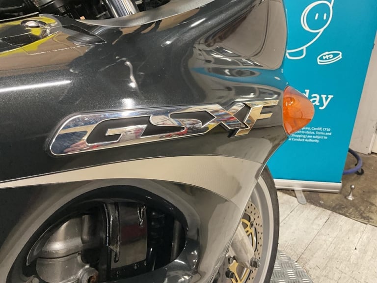 SUZUKI GSX600F