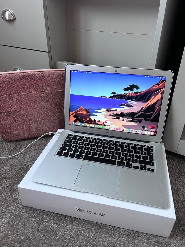 Apple MacBook Air 13-inch (2017)