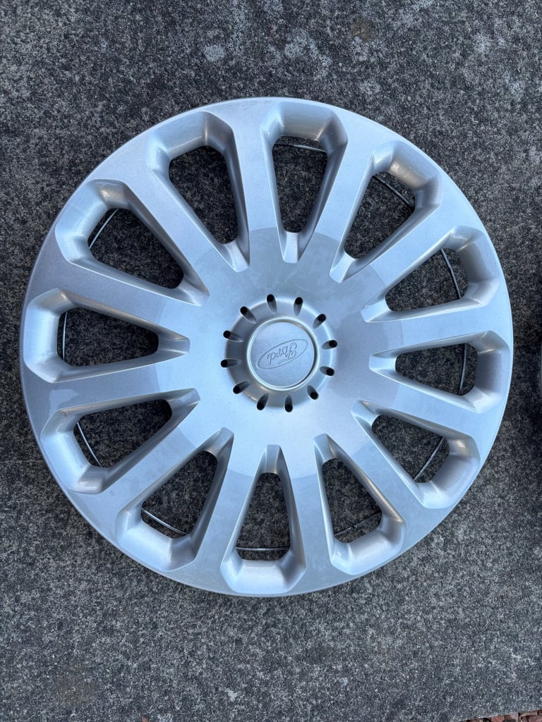 Ford Fiesta wheel trim 15 , as new condition 
