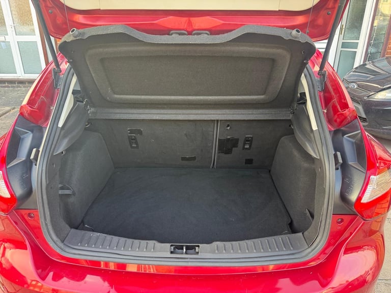 FORD FOCUS TITANIUM X TDCI 1.6 DEISEL ON THE 2014 MODEL