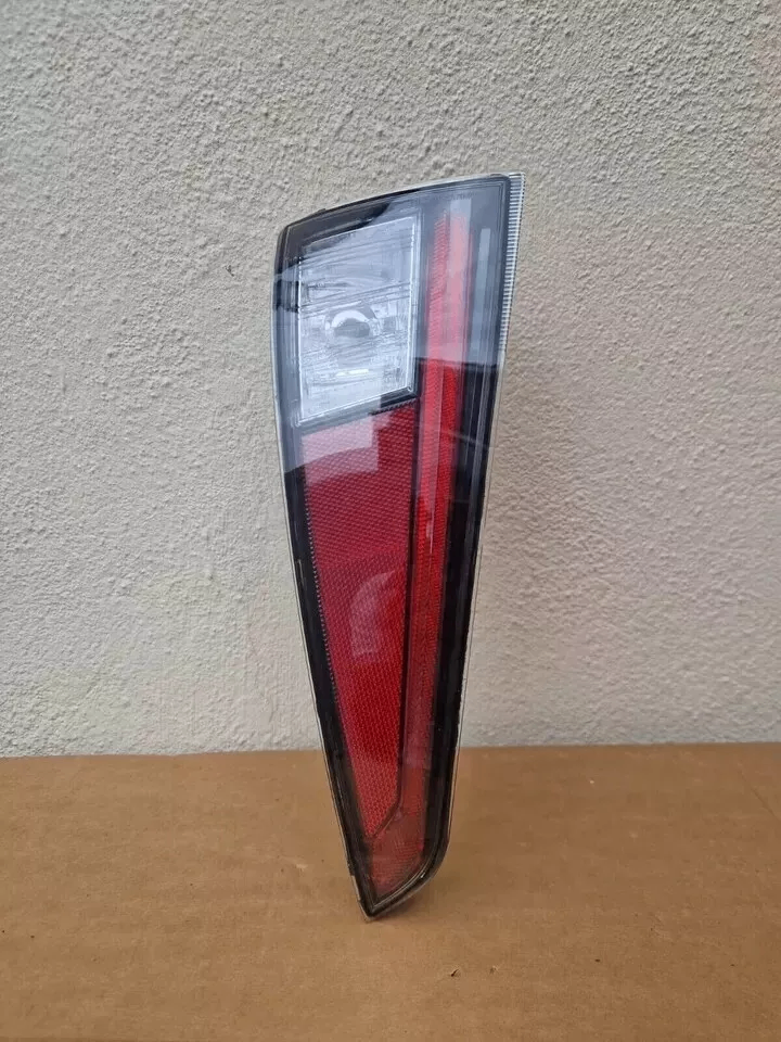 Toyota Prius 2016-2018 Rear Bottom Light Passenger Side (Import Only)