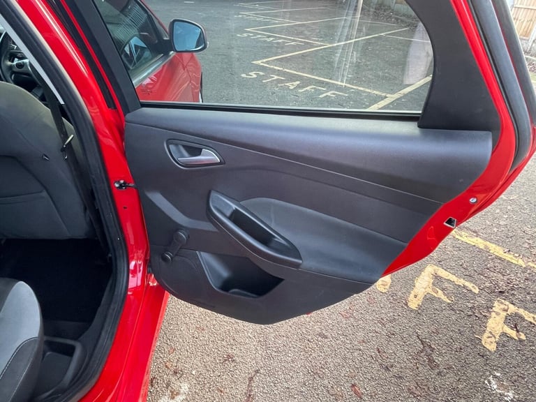 2014 Ford Focus 1.0T EcoBoost Zetec S Euro 5 (s/s) 5dr HATCHBACK Petrol Manual