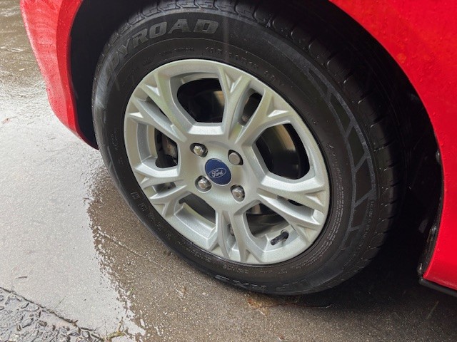 FORD B-MAX 1.5 TDCi Zetec Red Manual Diesel 2015