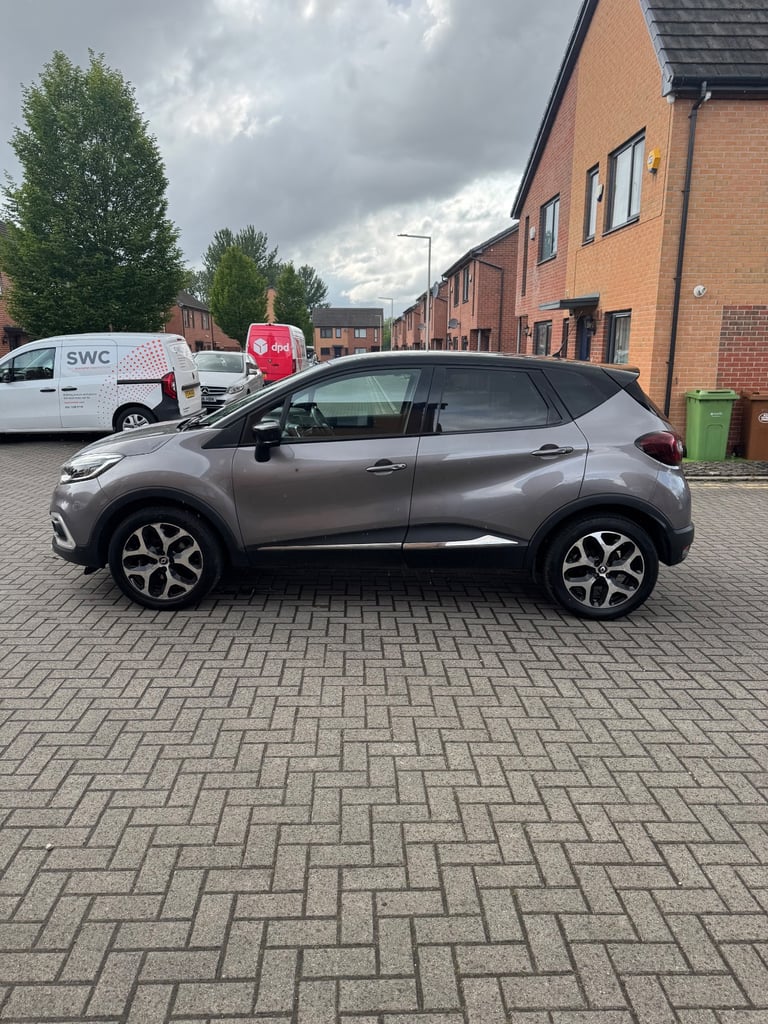 Renault, CAPTUR, Hatchback, 2017, Manual, 1461 (cc), 5 doors