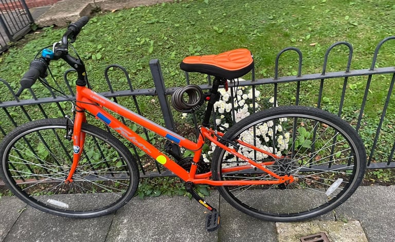 Beautiful adult hybrid Falcon bike in very good condition 
