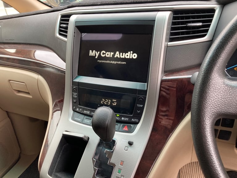 2012 Toyota Vellfire 2.4 PETROL AUTO  8 seater Air con  Apple Carplay &amp; Satnav