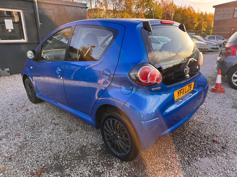 2011 Toyota AYGO 1.0 VVT-i Blue 5dr HATCHBACK Petrol Manual