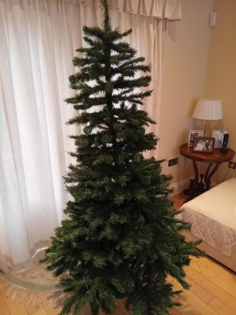 image for CHRISTMAS TREE