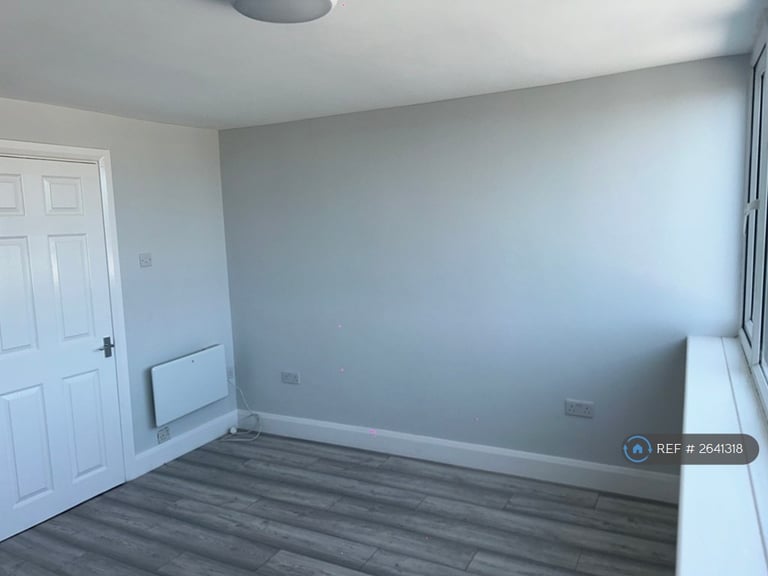 2 bedroom flat in Cherry Trees, Hartley, Longfield, DA3 (2 bed) (#2641318)