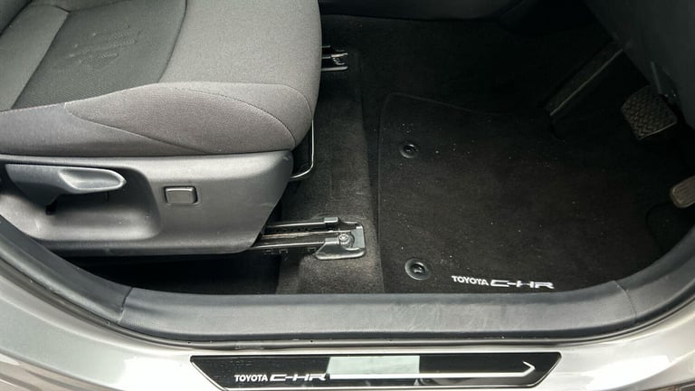 2024 Toyota C-HR 1.8 Hybrid Design 5dr CVT HATCHBACK PETROL/ELECTRIC Automatic