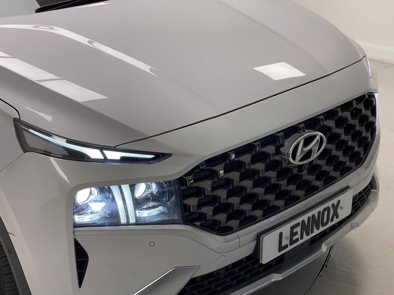 2022 Hyundai Santa Fe 1.6 T-GDi 13.8kWh Ultimate Auto 4WD Euro 6 (s/s) 5dr ESTATE Petrol/Electric...