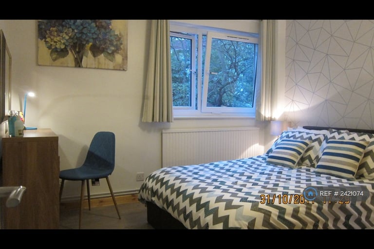 1 bedroom in Rhodeswell Road, London, E14 (#2421074)