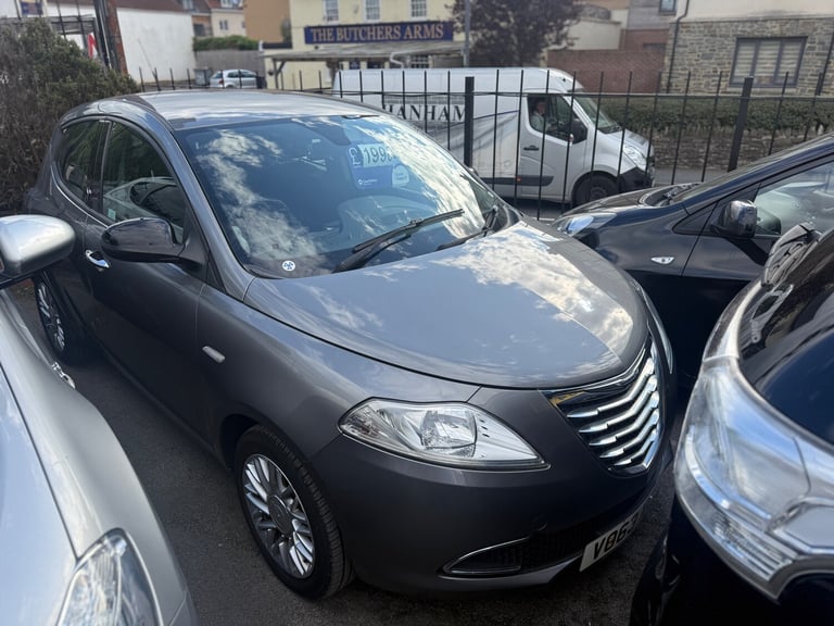 image for 2013 Chrysler Ypsilon 1.2 SE Hatchback 5dr Petrol Manual Euro 5 (s/s) (69 bhp)