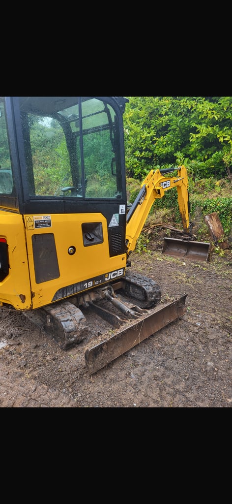 1.9 JCB digger