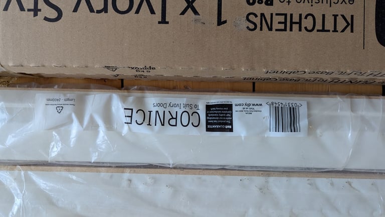 NEW B&Q Ivory Plinth, Pelmet and Cornice