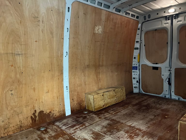2023 Iveco Daily 35S14 3520WB 2.3 HPI DIESEL 136PS MWB MEDIUM HIGH ROOF VAN (EURO 6) PANEL VAN Di...