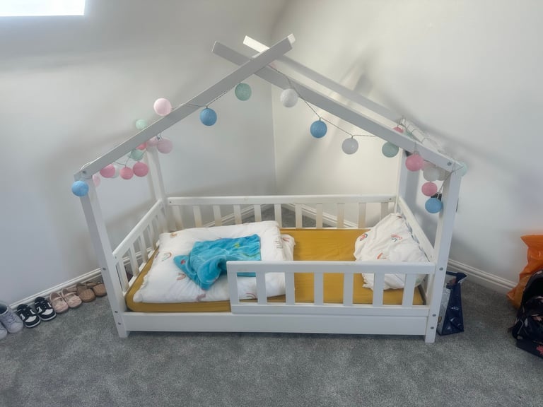 Gumtree clearance baby bed