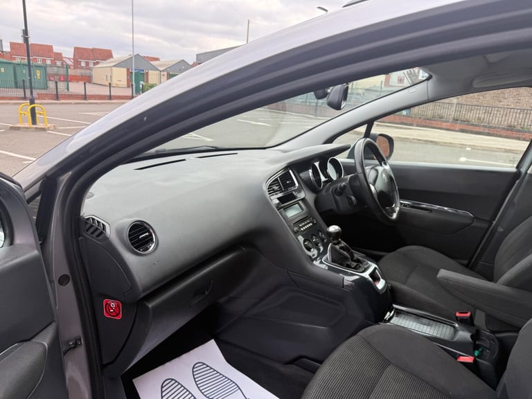  Peugeot 5008 1.6 HDi Active Euro 5 5dr Diesel Manual
