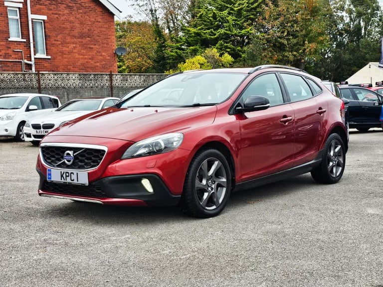 2014 Volvo V40 Cross Country 1.6 D2 Lux Nav Hatchback 5dr Diesel Powershift Euro 5 (s/s) (115 ps)...