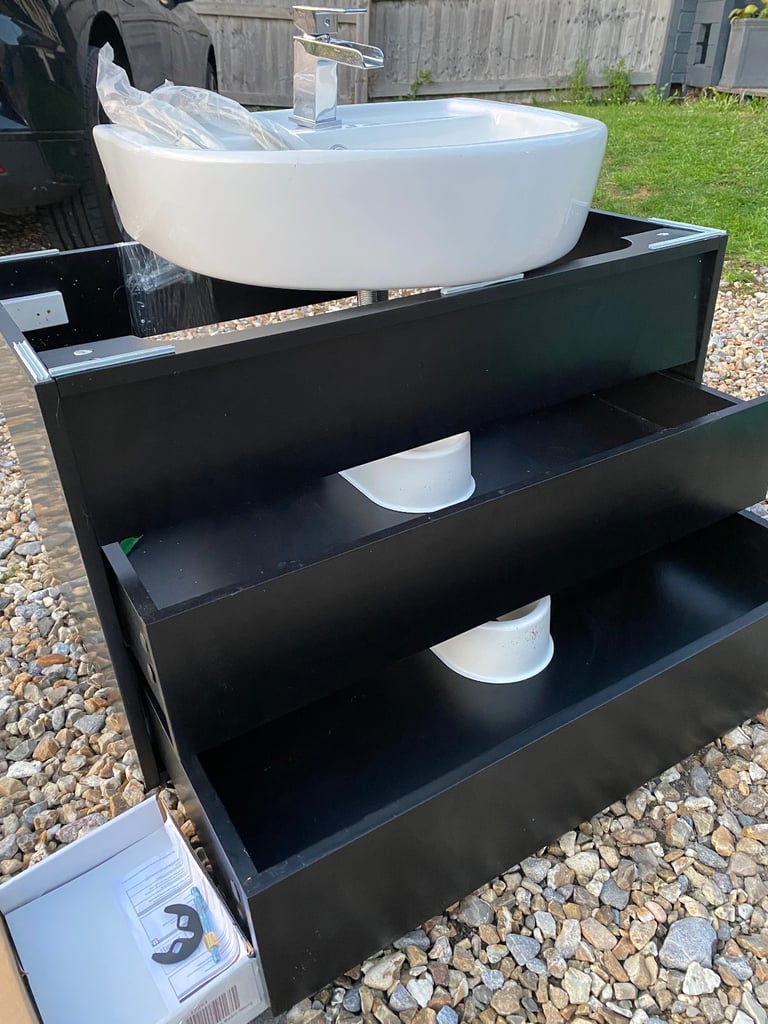 Basin and vanity unit, 2x drawers, and mixer tap
