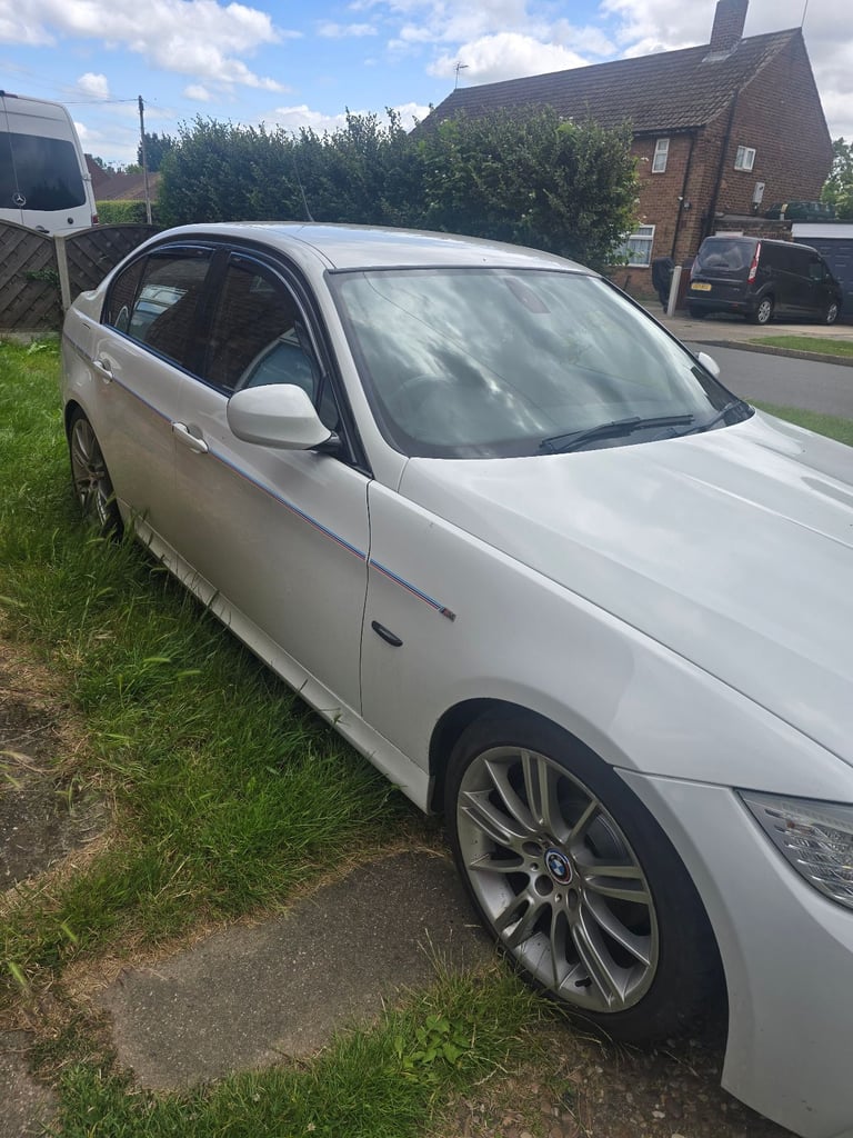 BMW, 3 SERIES, Saloon, 2011, Manual, 1995 (cc), 4 doors