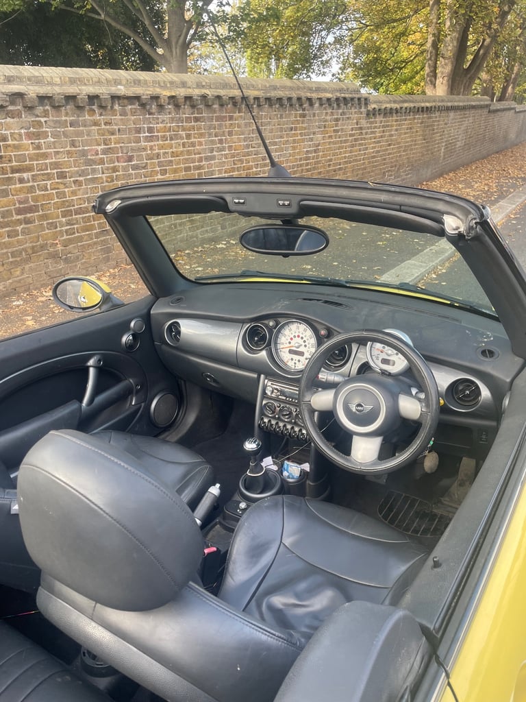 Mini, CONVERTIBLE, Convertible, 2005, Manual, 1598 (cc), 2 doors