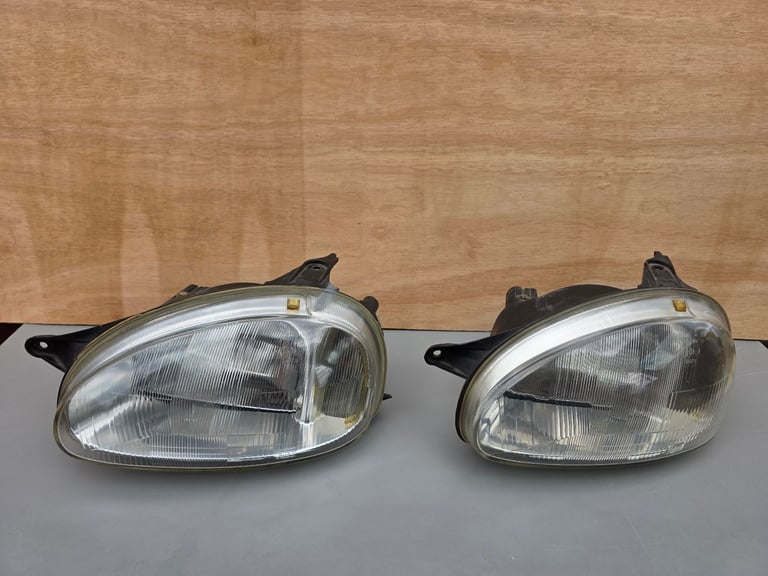 Vauxhall Corsa b/mk2 nearside/passengers front headlight x2 