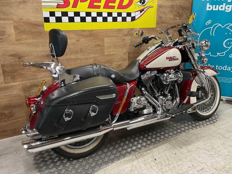 HARLEY-DAVIDSON ROADKING FLHRC