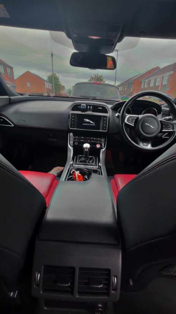 Jaguar, XE, Saloon, 2016, Manual, 1999 (cc), 4 doors