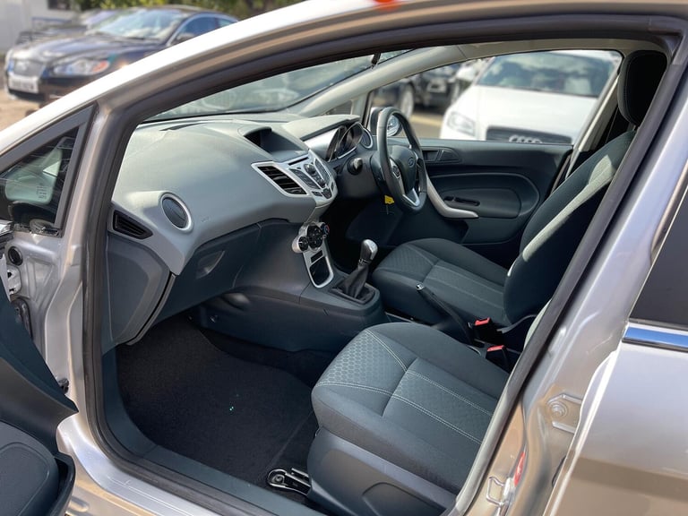 FORD FIESTA 1.4 Zetec 5dr 2011