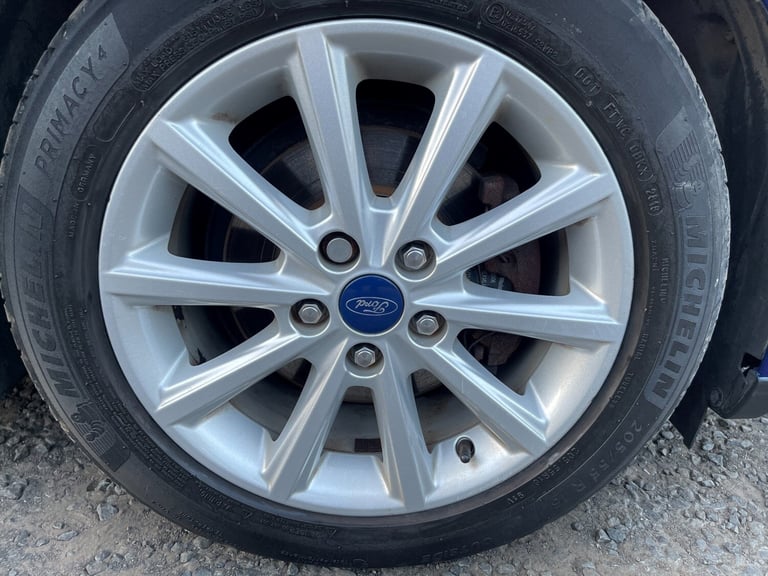2015 Ford Focus TITANIUM 5-Door Petrol