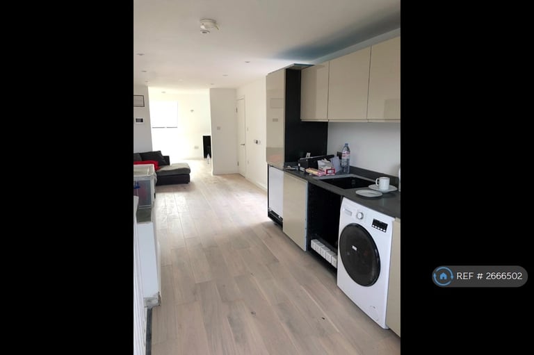 1 bedroom flat in Audley Road, London, NW4 (1 bed) (#2666502)