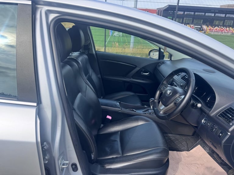 2010 Toyota Avensis 2.2 D-CAT T Spirit Auto Euro 5 4dr SALOON Diesel Automatic