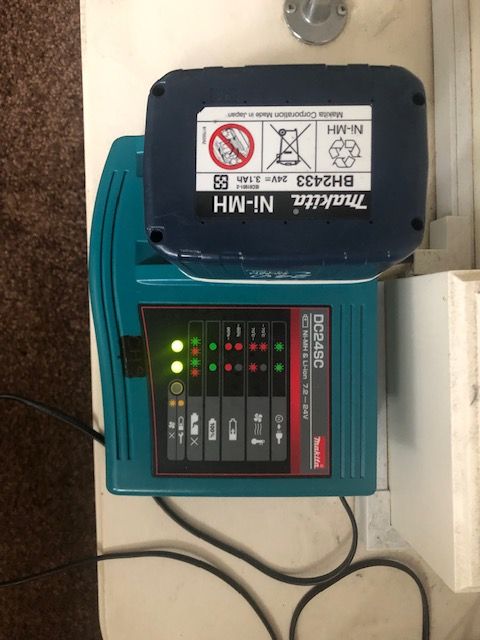 image for MAKITA DC24SC CHARGER and X1 24v Makita battery.  PRICE CUT TO £25 FOR QUICK SALE!