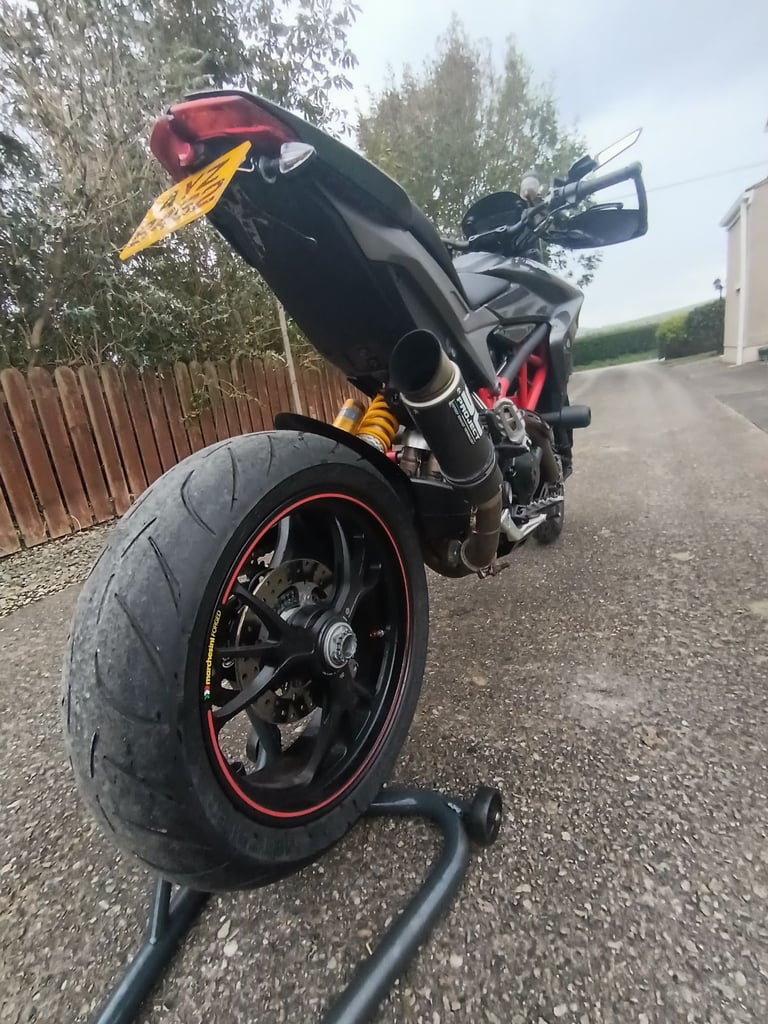 Ducati hypermotard 821 sp