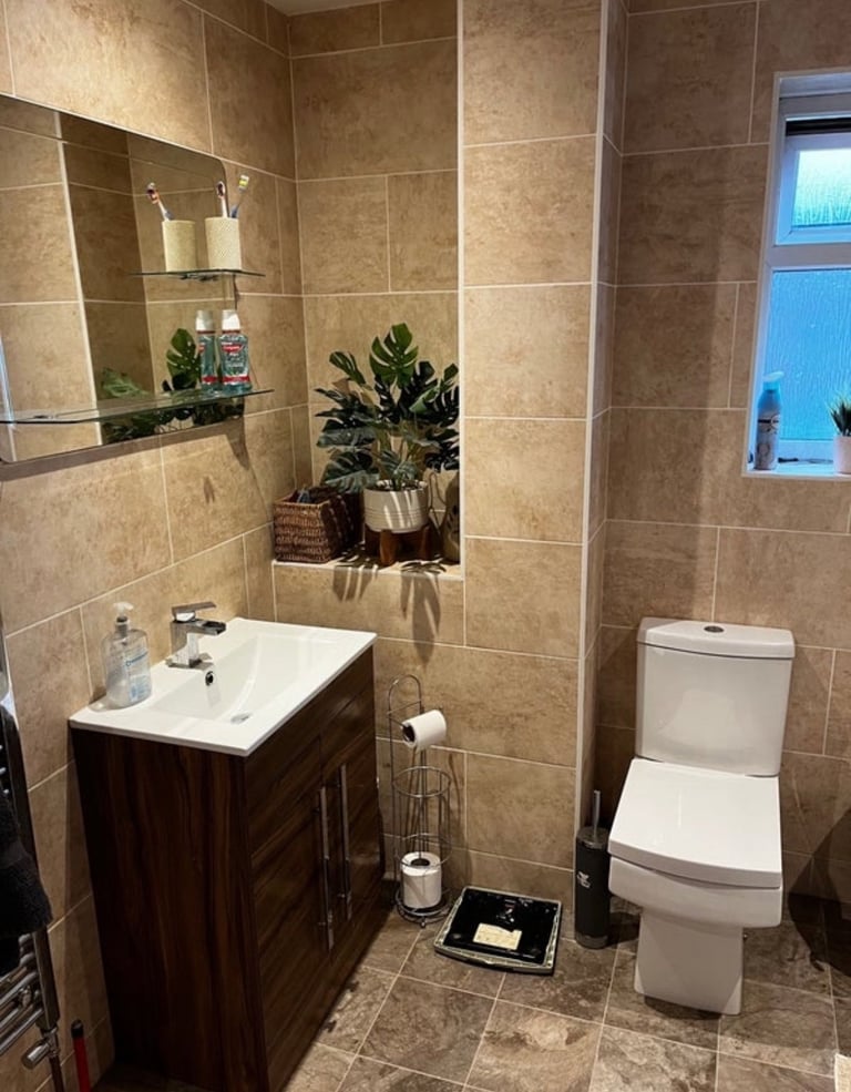 Double bed room to rent furn