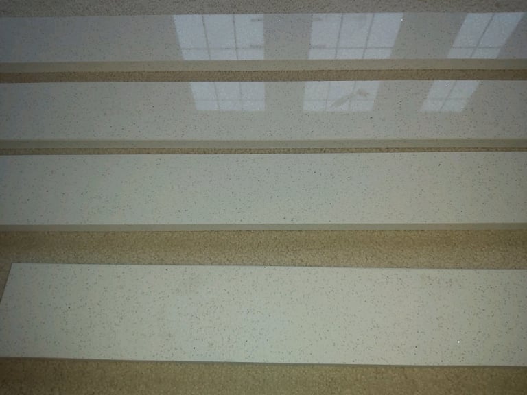 Quartz upstands