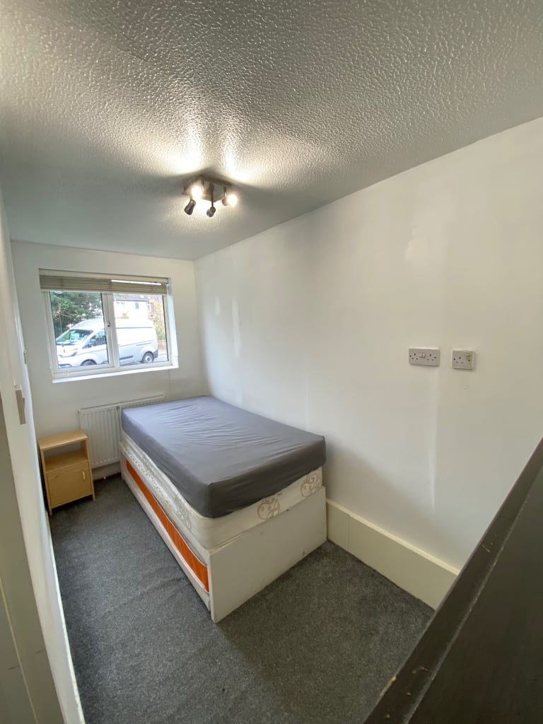 image for Furnished Single Room + Private Office | £650pcm (All Bills Included) | OX4 Area