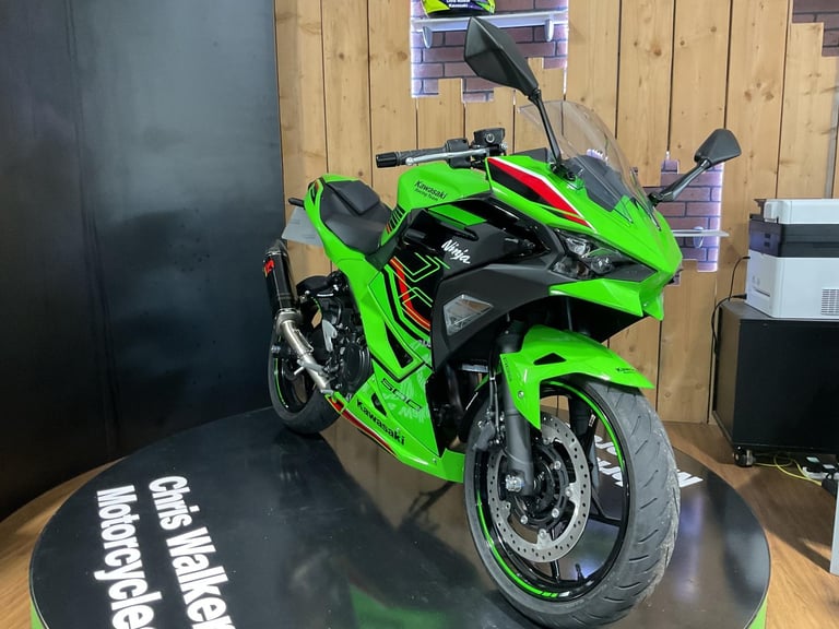 Kawasaki Ninja 500 SE KRT with just 2300 Miles and One Owner! FREE UK DELIVERY!
