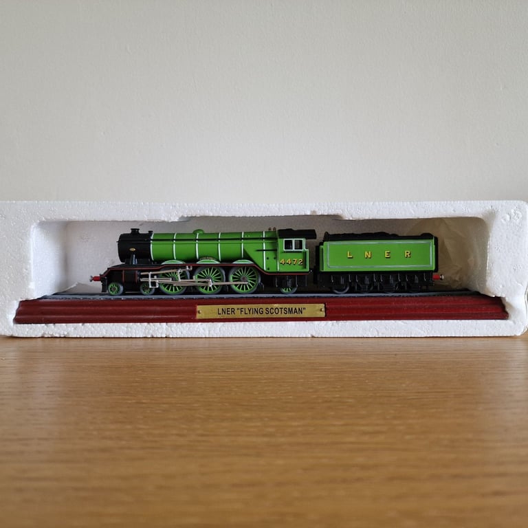 image for LNER "Flying Scotsman" Model Locomotive – Collectors Display