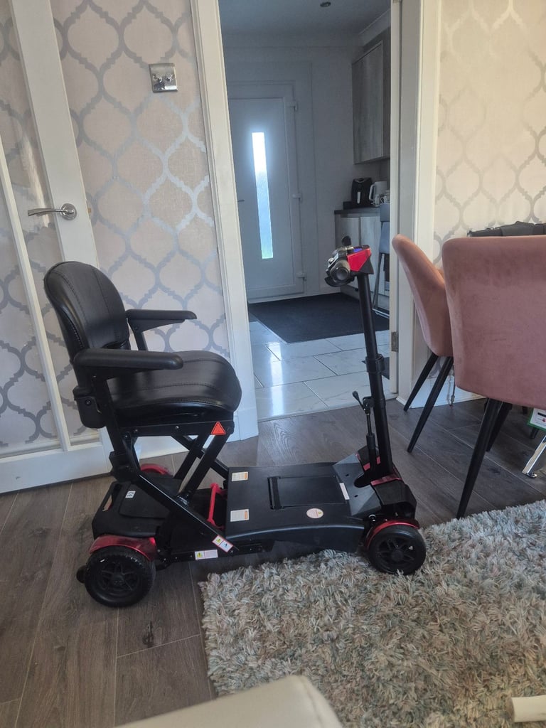 Mobilty auto folding scooter
