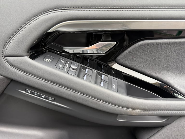 2021 Land Rover Range Rover Evoque 1.5 P300e SE 5dr Auto Hatchback Petrol Parallel PHEV Automatic