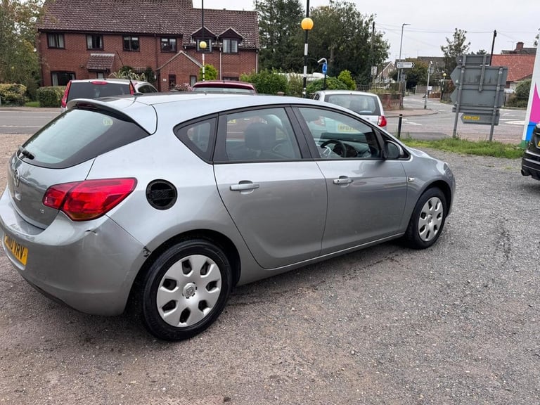 2010 Vauxhall Astra 1.6 16v Exclusiv Hatchback 5dr Petrol Manual Euro 5 (115 ps) Hatchback Petrol...