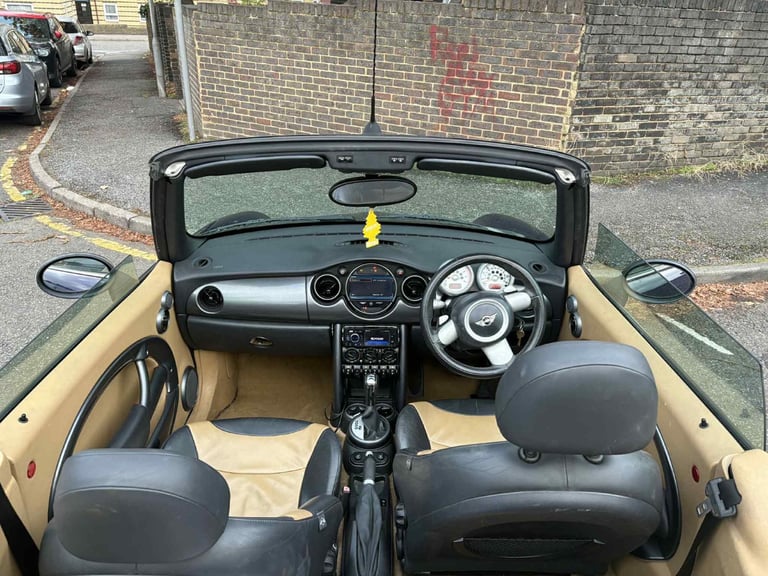 image for Mini, CONVERTIBLE, Convertible, 2005, Semi-Auto, 1598 (cc), 2 doors