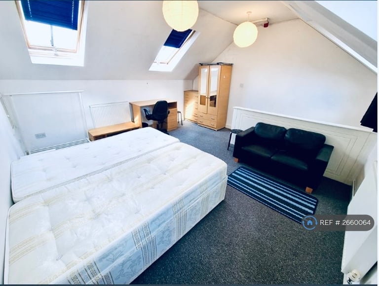 6 bedroom house in Oxford Street, Leamington Spa, CV32 (6 bed) (#2660064)