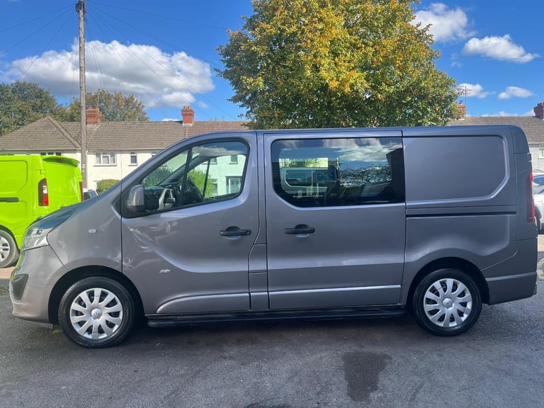 Vauxhall Vivaro 1.6 CDTi 2900 BiTurbo ecoTEC Sportive 6 Seat SWB Crew... 2018/67