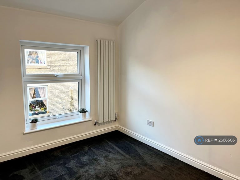 3 bedroom house in Regent Street, Padfield, Glossop, SK13 (3 bed) (#2666505)
