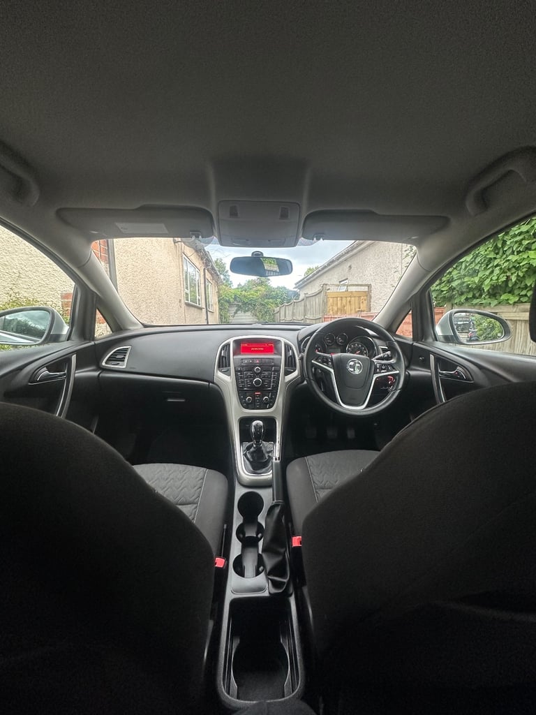 Vauxhall, ASTRA, Hatchback, 2013, Manual, 1398 (cc), 5 doors