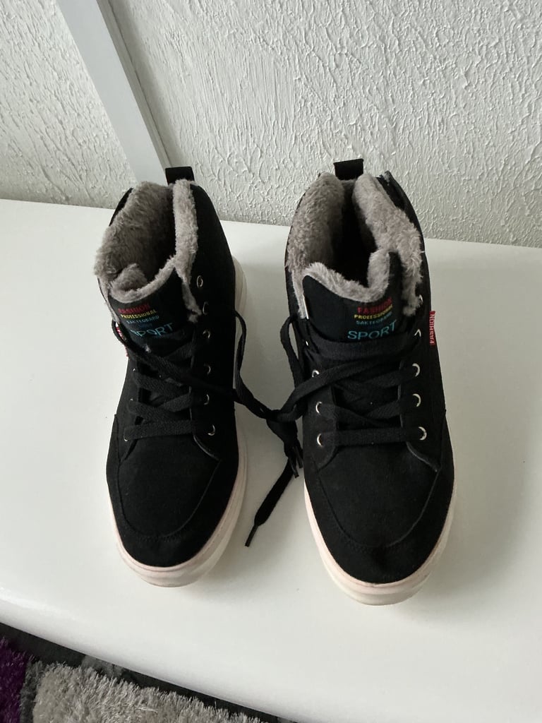 image for Mens trainers size 10 1/2 £3.00