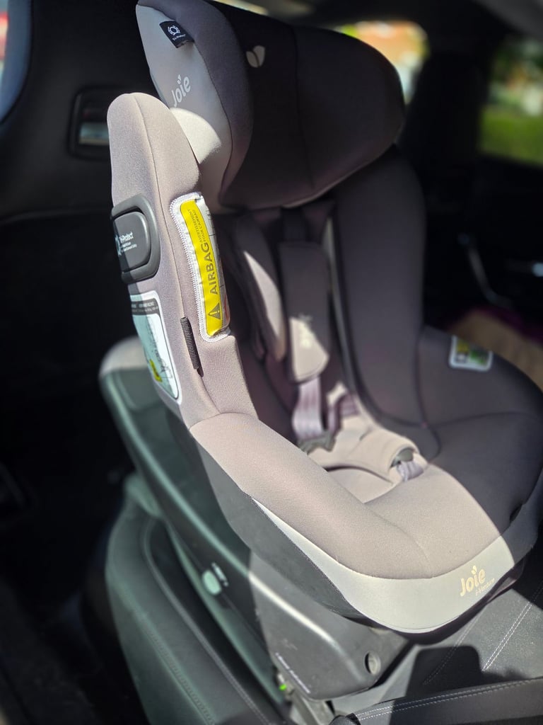 Joie Chrome dlx Travel System & i-Venture Car Seat with i-Base Advance